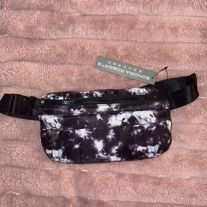 NWT Sondra Roberts Squared Fanny Pack/ Belt Bag with dual pockets. Black & white